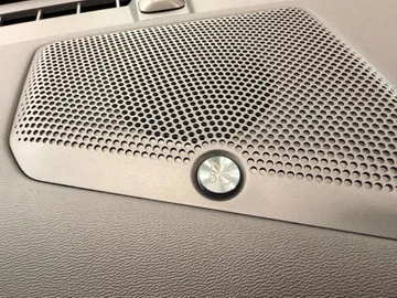 Car image 33