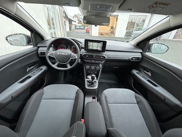 Car image 10