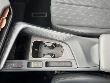 Car image 38