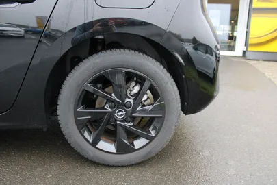 Car image 21