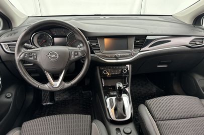 Car image 15