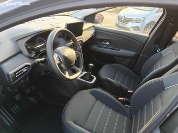 Car image 13