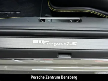 Car image 32