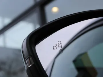 Car image 29
