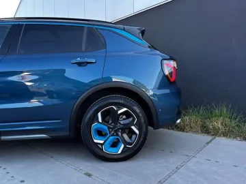 Car image 38