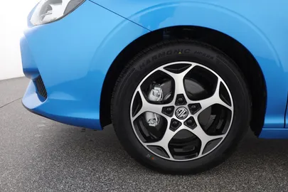 Car image 30