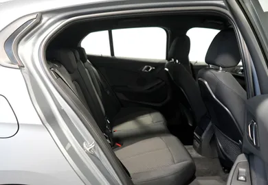 Car image 28