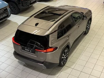 Car image 25