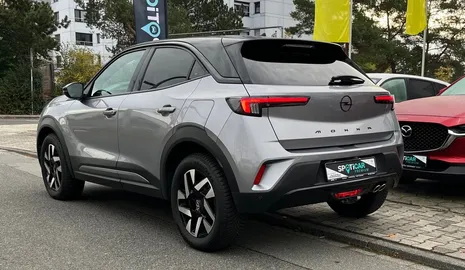 Car image 4