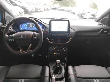 Car image 37