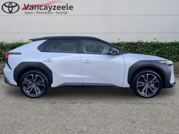 Car image 2
