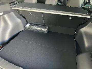 Car image 40