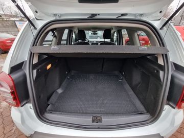 Car image 17