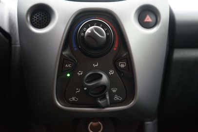 Car image 31