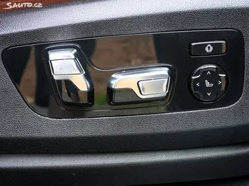 Car image 44