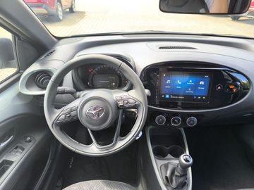 Car image 12