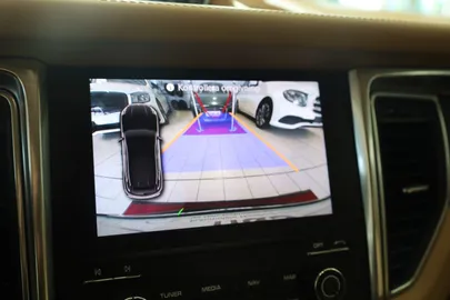 Car image 28