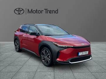 Car image 3