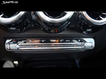 Car image 40