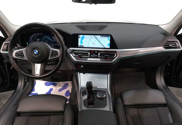 BMW 330i Touring xDrive 190 kW image number 8