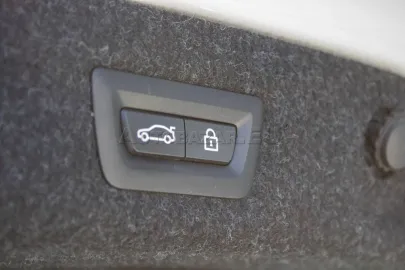 Car image 62