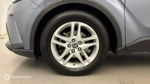 Car image 20