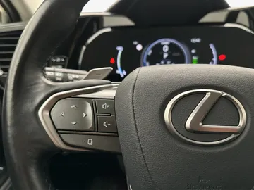 Car image 33