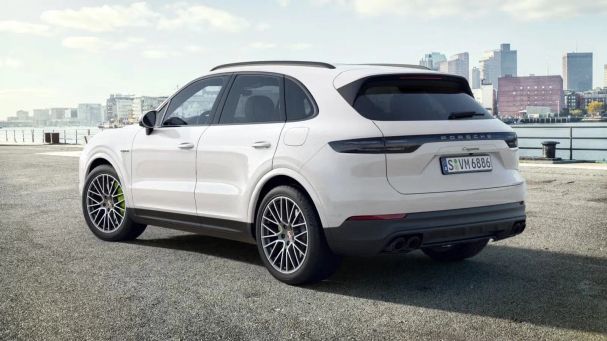 Porsche Cayenne E-Hybrid 340 kW image number 2