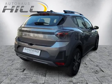 Car image 4