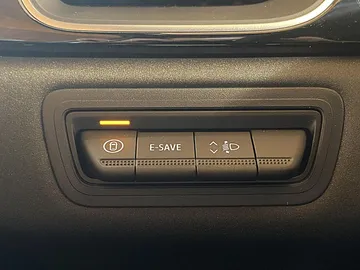 Car image 32
