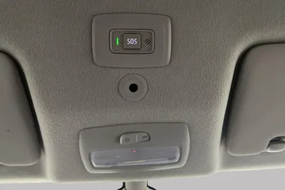 Car image 32