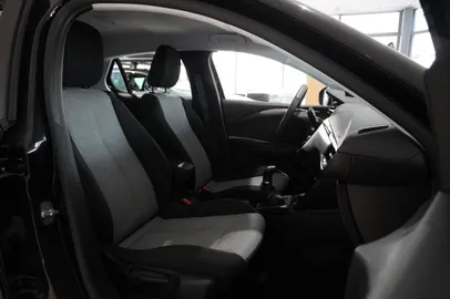Car image 38