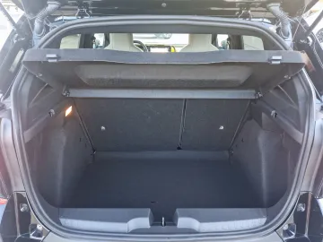 Car image 27