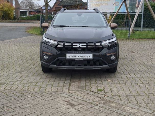 Dacia Sandero Stepway TCe 110 Extreme 81 kW image number 2