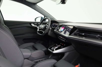 Car image 41