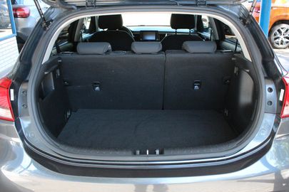 Car image 32