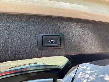 Car image 46