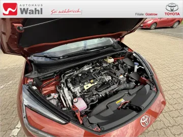 Car image 27