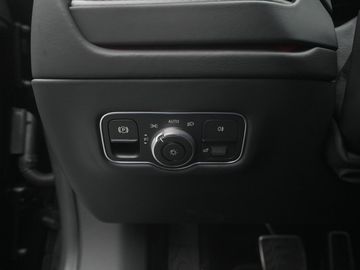 Car image 38