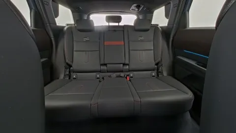 Car image 25