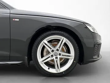 Car image 33