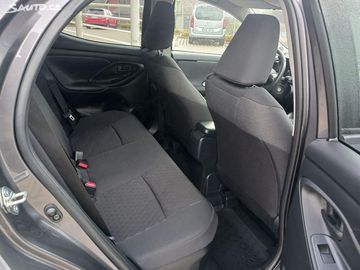 Car image 14