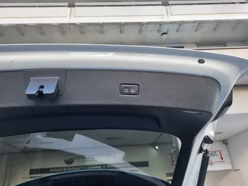 Car image 31