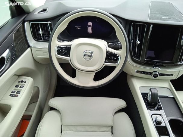 Volvo XC60 B4 AWD Plus 145 kW image number 13