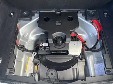 Car image 24