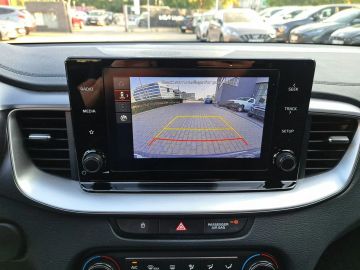 Car image 30