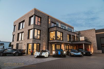 Car image 29