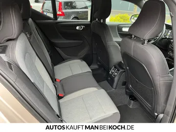 Car image 28