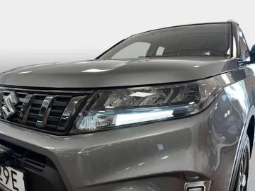 Car image 18