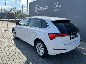 Car image 40